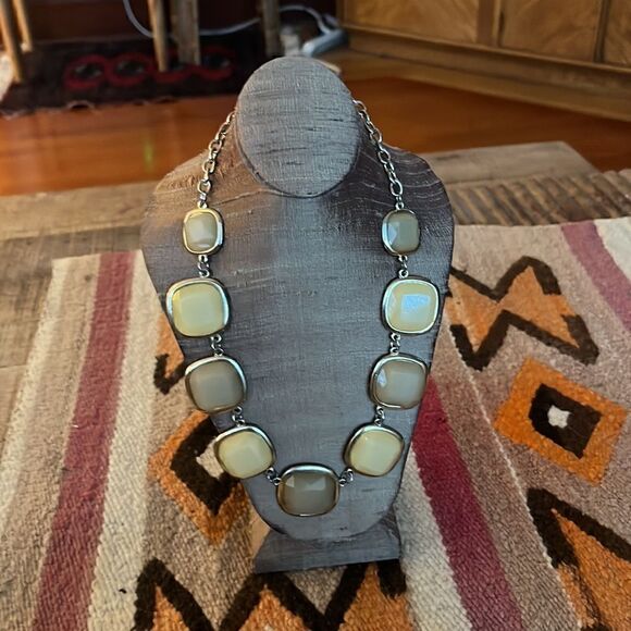 Smokes squares gemstone necklace - Picture 3 of 4